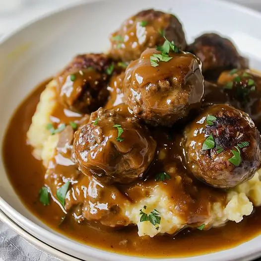 How to Make Slow Cooker Salisbury Steak Meatballs At Home