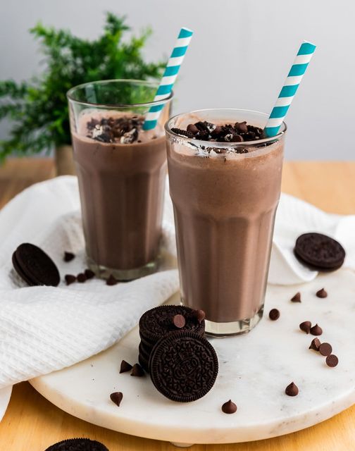 Vegan Oreo Milkshake