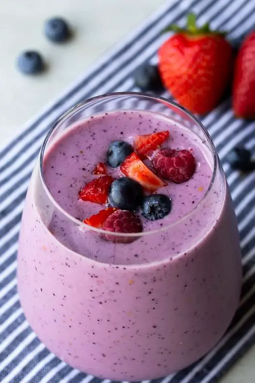 Mixed Berries and Spice Delight Smoothie