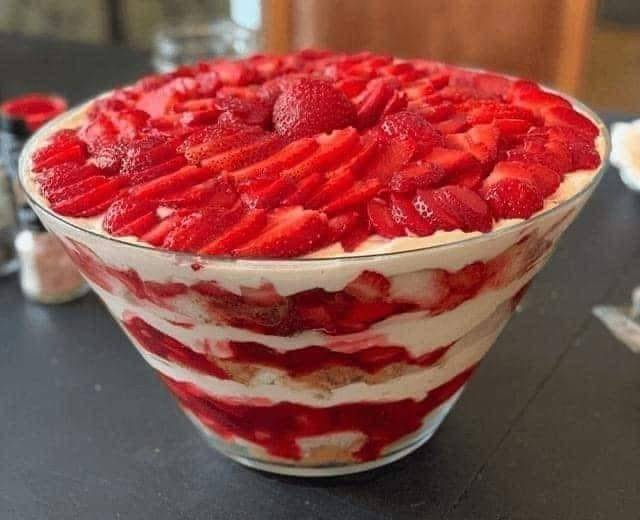 Strawberry Trifle: A Layered Delight