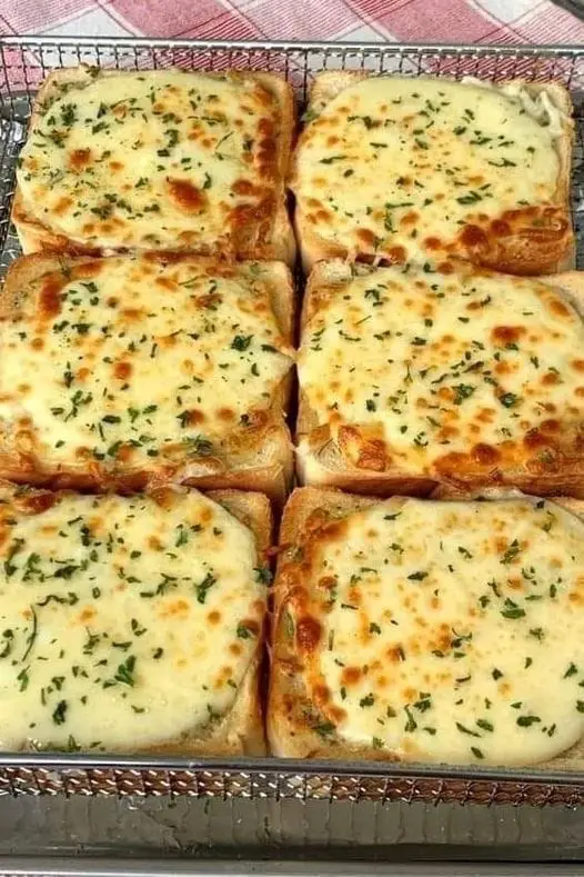 Cheesy Garlic Bread Toasts