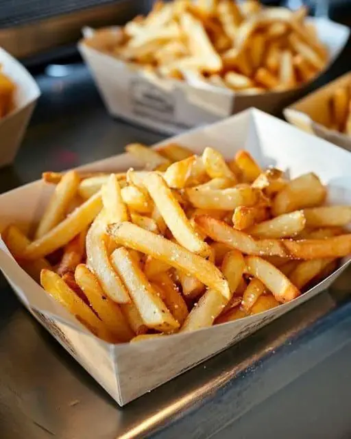 Perfectly Crispy French Fries: A Golden Delight