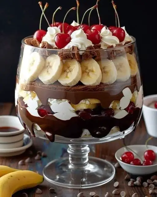 No-Bake Chocolate Split Trifle