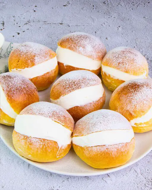 Maritozzi (Italian Sweet Buns)