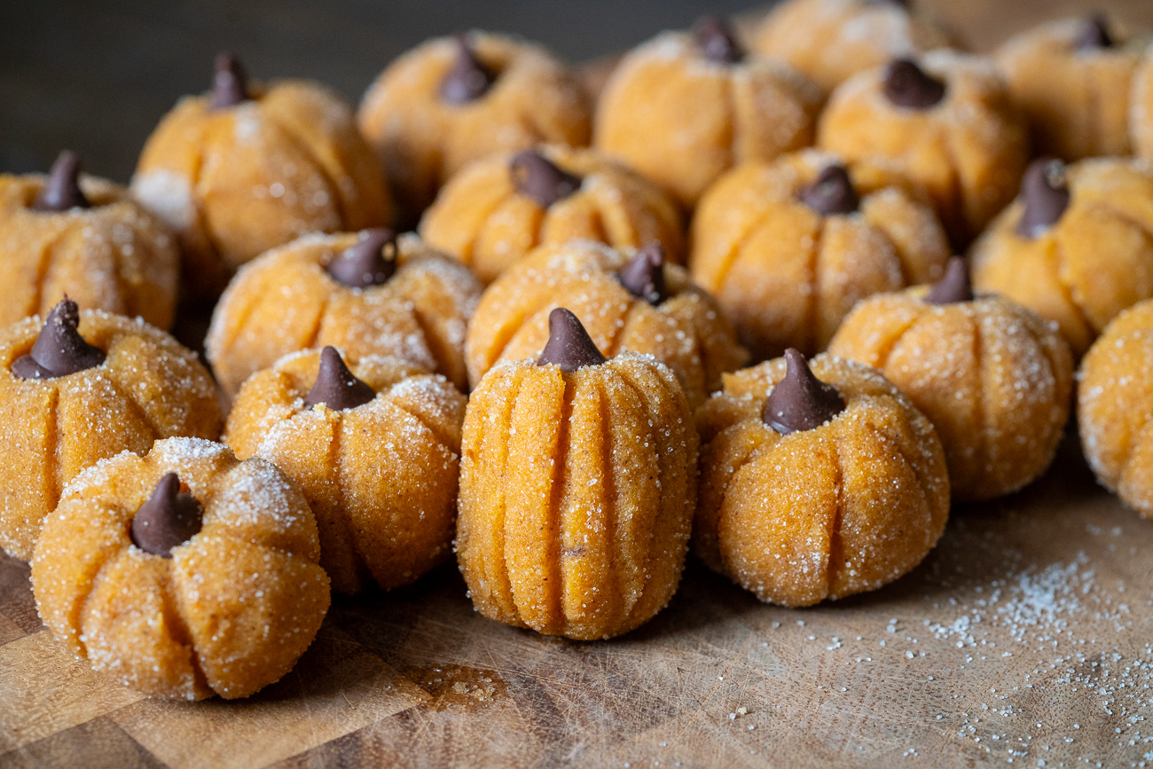 Pumpkin Pie Cheesecake Truffles