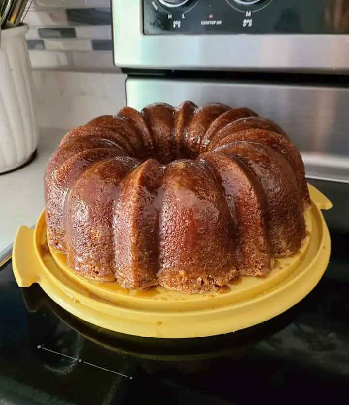 ALMOND AMARETTO POUND CAKE