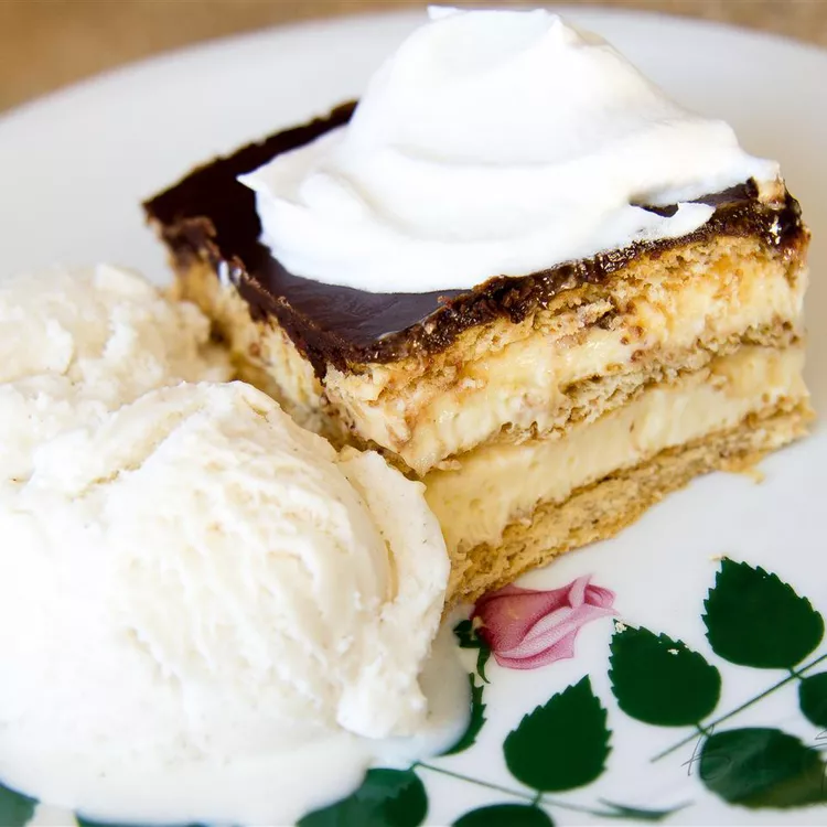 No Bake Chocolate Eclair Cake