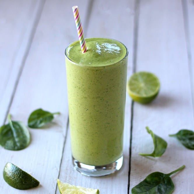 Green Smoothie with Pineapple and Mango: