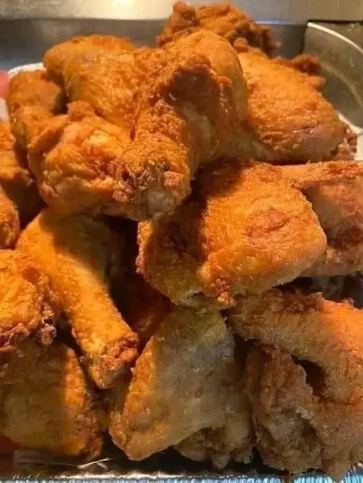 My 14-year-old daughter Fried this chicken, y’all help me make her day with compliments ..