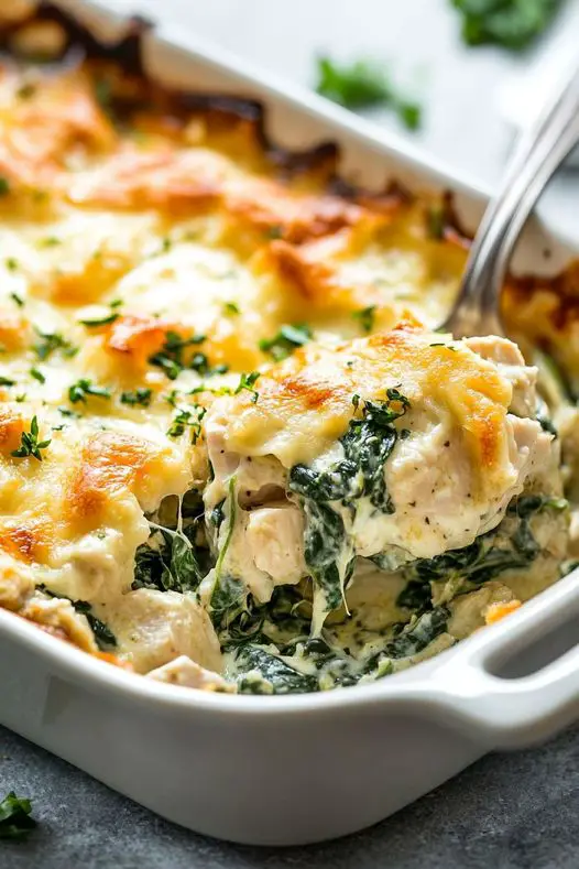 EASY Creamy Spinach Chicken Casserole: