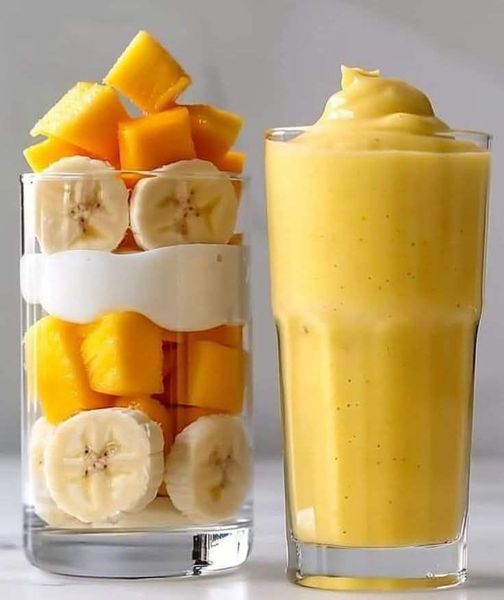 PINEAPPLE MANGO SMOOTHIE