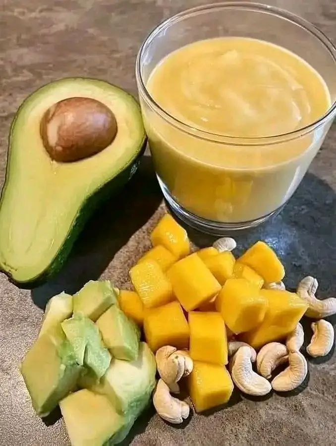 Banana Mango Avocado Smoothie