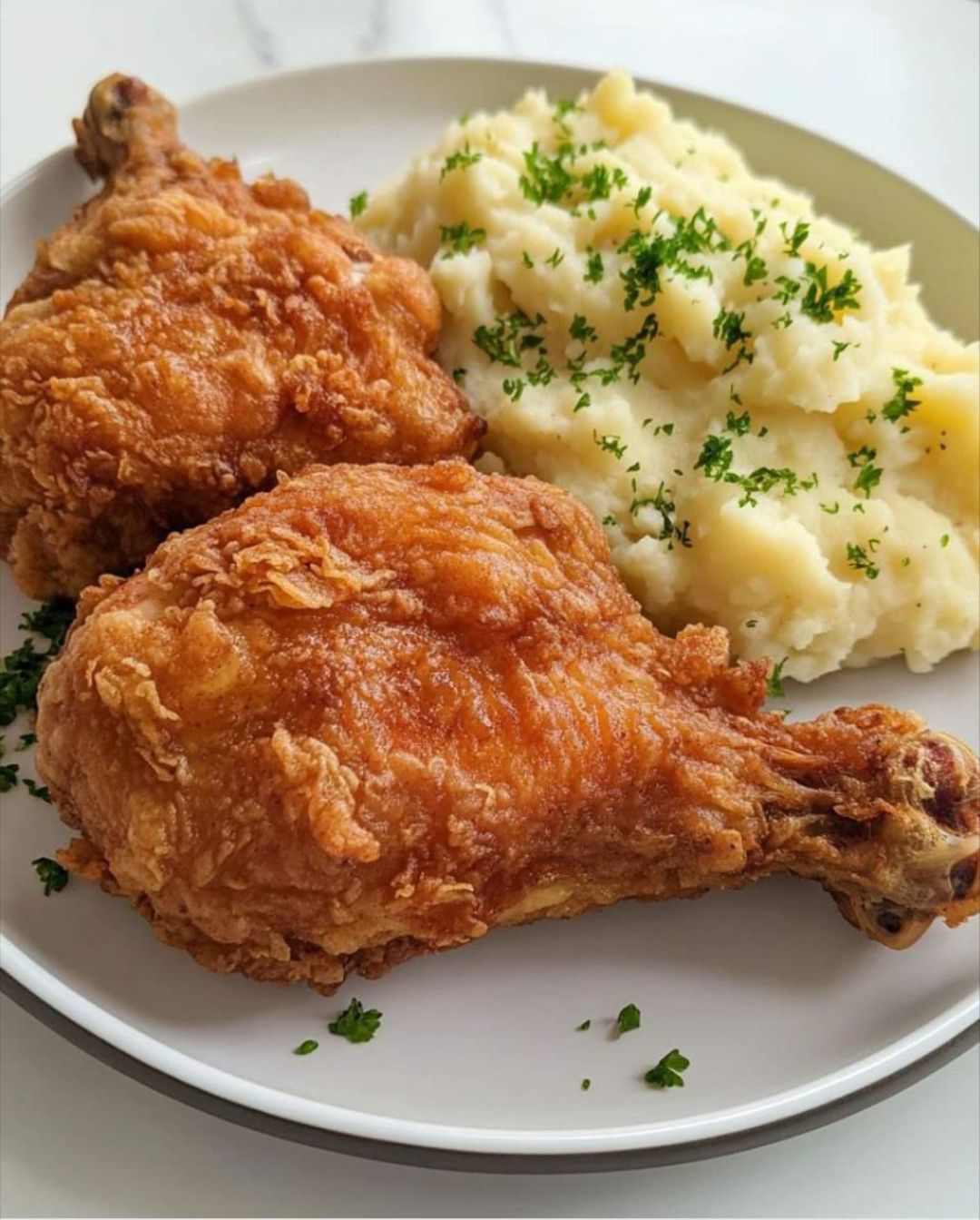 WOULD YOU EAT THIS FRIED CHICKEN AND MASHED POTATOES