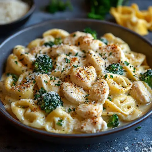 Creamy Garlic Parmesan Tortellini with Chicken & Broccoli