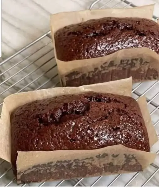 Here’s a simple and delicious recipe for a chocolate loaf cake: