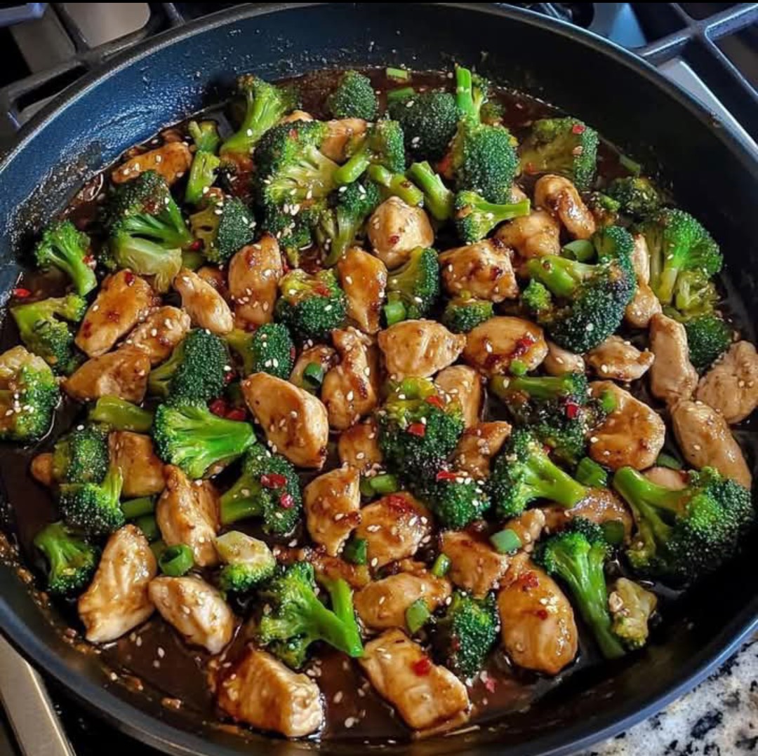 Heavenly Garlic Chicken & Broccoli Stir-Fry