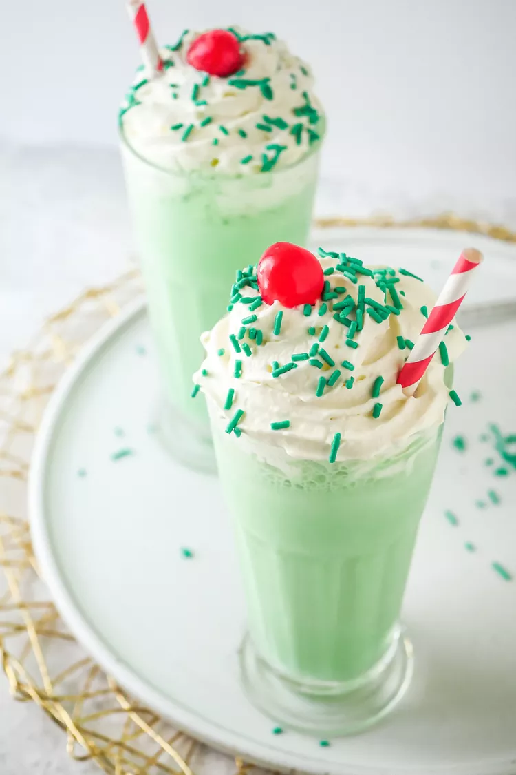 Simply Recipes Shamrock Shake LEAD 3 3deb1e1f26364069a000847878a3f081
