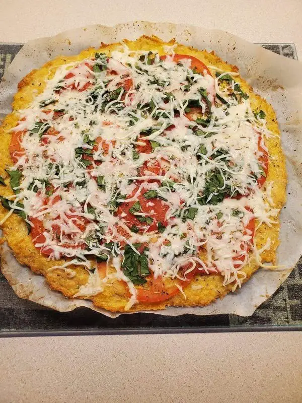 chicken crust pizza 1 503503946 122128994954726459 2991440415740770818 n