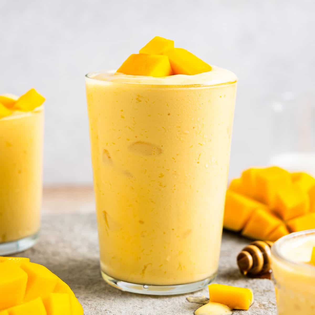 featured mango smoothie recipe 1