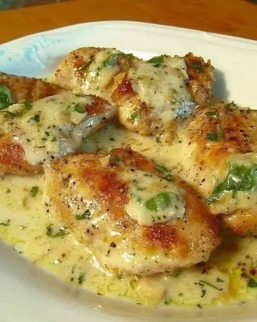 CREAMY GARLIC BUTTER PARMESAN CHICKEN