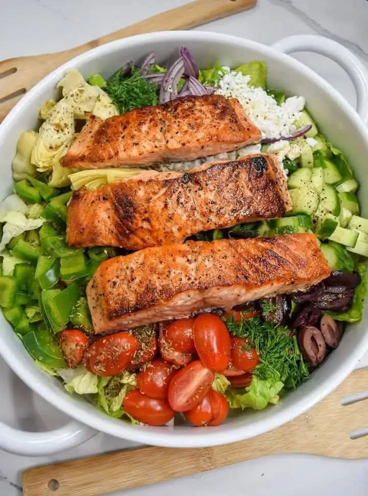 Grilled Salmon Mediterranean Salad 1 518400131 122197762736302905 1431838821707913155 n